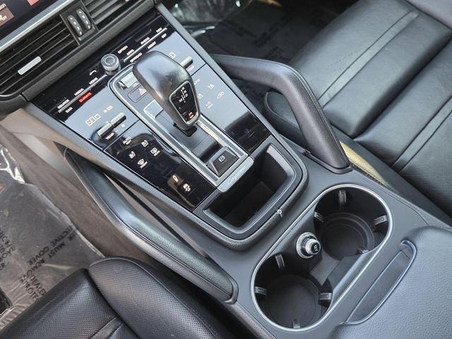 Photo of 2021 Dolomite Silver Metallic Porsche Cayenne