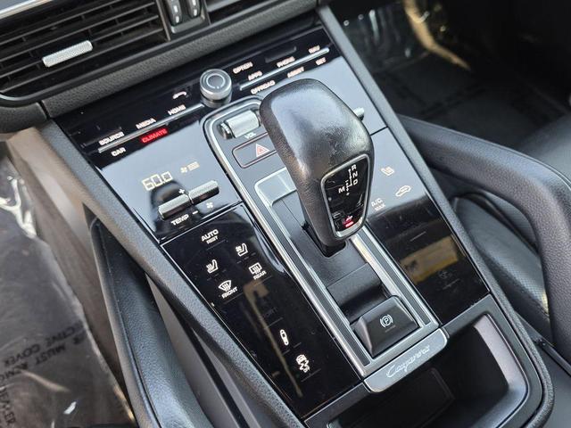 Photo of 2021 Dolomite Silver Metallic Porsche Cayenne