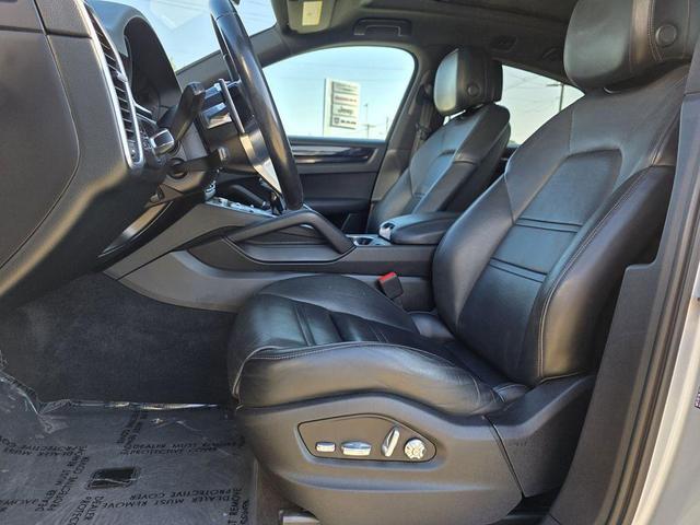 Photo of 2021 Dolomite Silver Metallic Porsche Cayenne