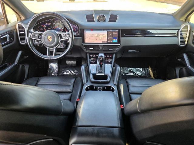 Photo of 2021 Dolomite Silver Metallic Porsche Cayenne