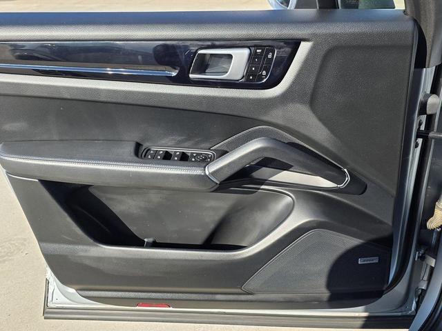 Photo of 2021 Dolomite Silver Metallic Porsche Cayenne