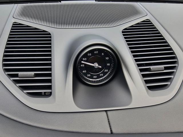 Photo of 2025 White Porsche Cayenne
