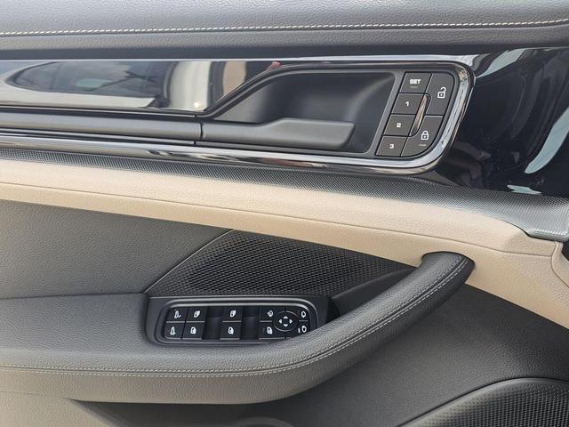 Photo of 2025 White Porsche Panamera