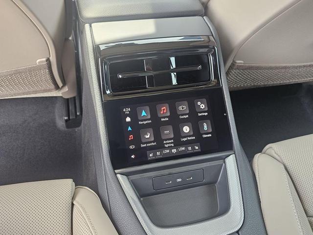 Photo of 2025 White Porsche Panamera