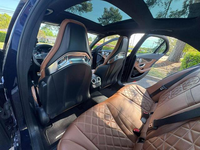 Photo of 2016 Lunar Blue Metallic Mercedes-Benz C-Class
