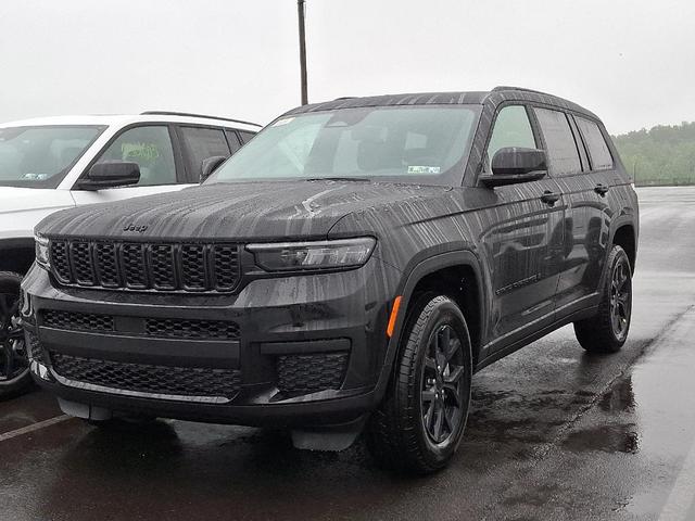 Photo of 2025 Diamond Black Jeep Grand Cherokee L