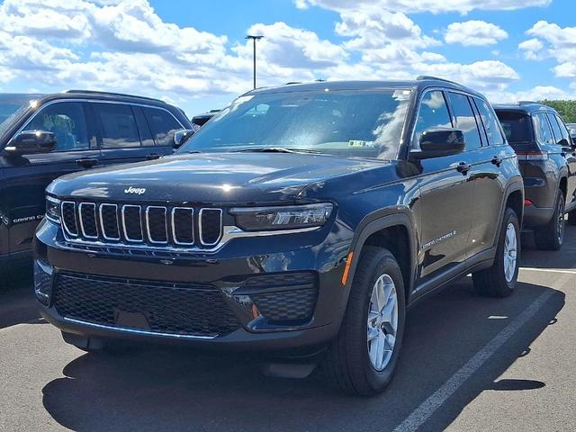 Photo of 2025 Diamond Black Jeep Grand Cherokee