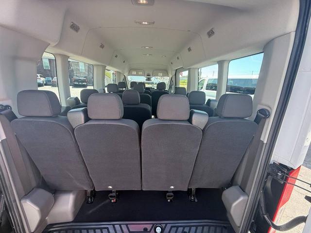 Photo of 2022 White Ford Transit-350