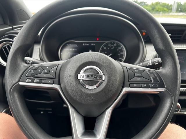 Photo of 2018 Red Nissan Kicks