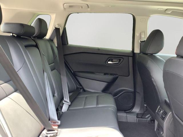 Photo of 2025 Boulder Gray Pearl/Super Black Nissan Rogue