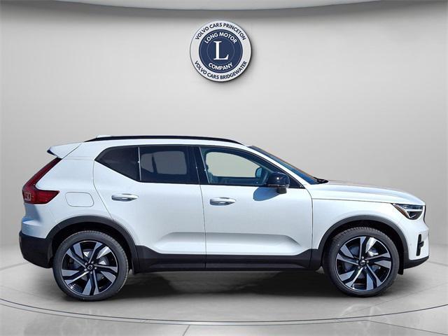 Photo of 2025 Crystal White Pearl Volvo XC40