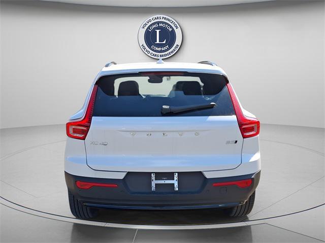 Photo of 2025 Crystal White Pearl Volvo XC40