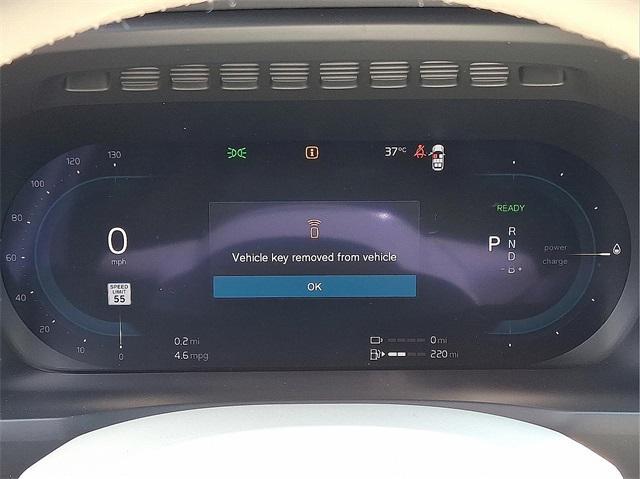 Photo of 2023 Crystal White Volvo XC90 Recharge Plug-In Hybrid