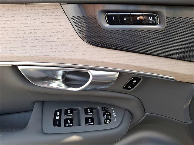 Photo of 2025 Denim Blue Volvo XC90