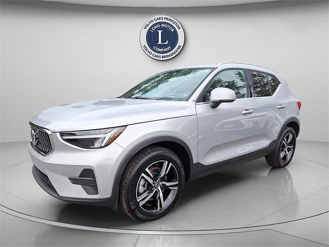 Photo of 2025 Silver Volvo XC40