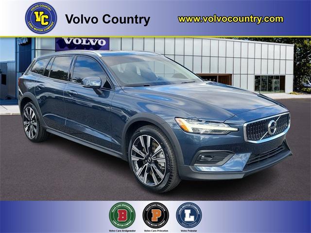 2022 Volvo V60 Cross Country