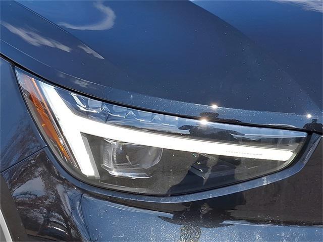 Photo of 2025 Onyx Black Volvo XC40