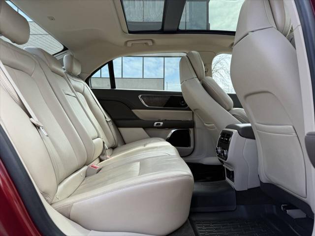 Photo of 2017 Red Lincoln Continental