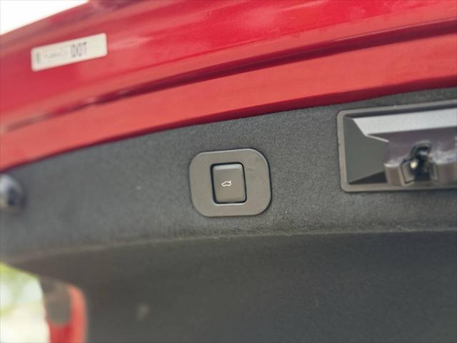 Photo of 2017 Red Lincoln Continental
