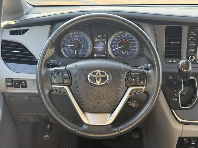 Photo of 2019 Parisian Night Pearl Toyota Sienna