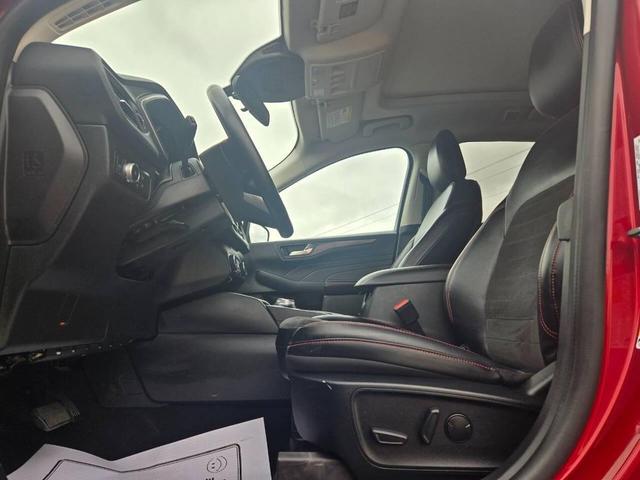 Photo of 2022 Rapid Red Metallic Tinted Clearcoat Ford Escape
