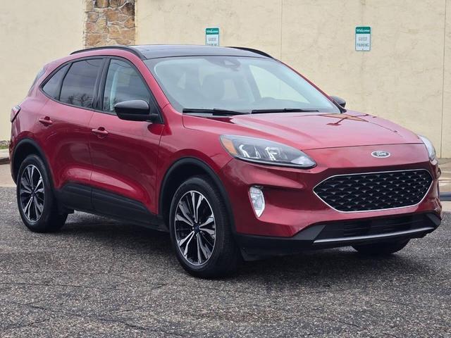 Photo of 2022 Rapid Red Metallic Tinted Clearcoat Ford Escape