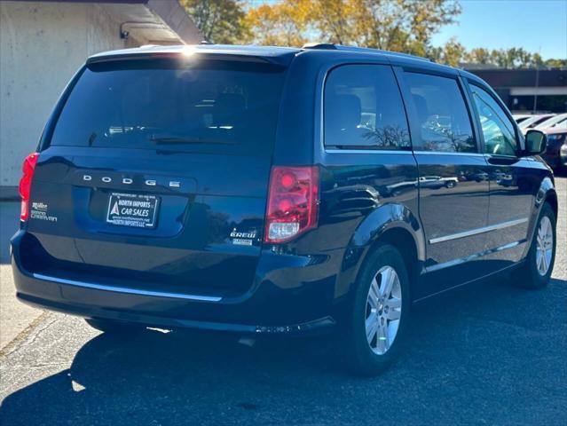 Photo of 2015 True Blue Pearl Dodge Grand Caravan