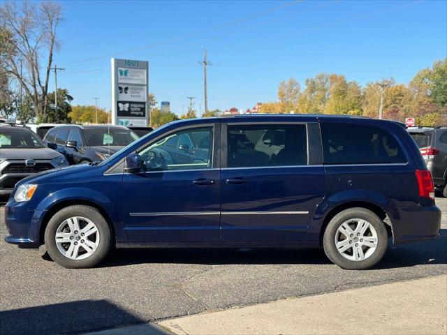 Photo of 2015 True Blue Pearl Dodge Grand Caravan