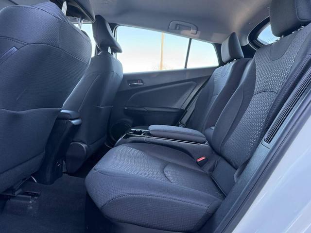 Photo of 2018 White Toyota Prius Prime