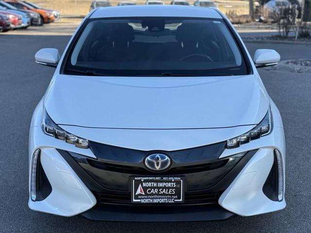 Photo of 2018 White Toyota Prius Prime