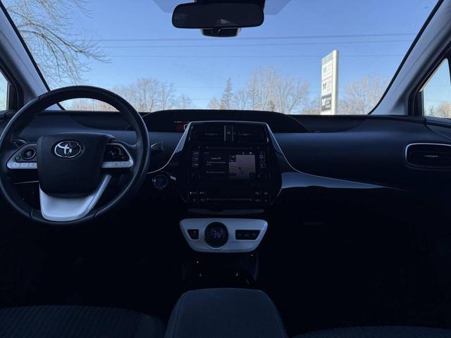 Photo of 2018 White Toyota Prius Prime