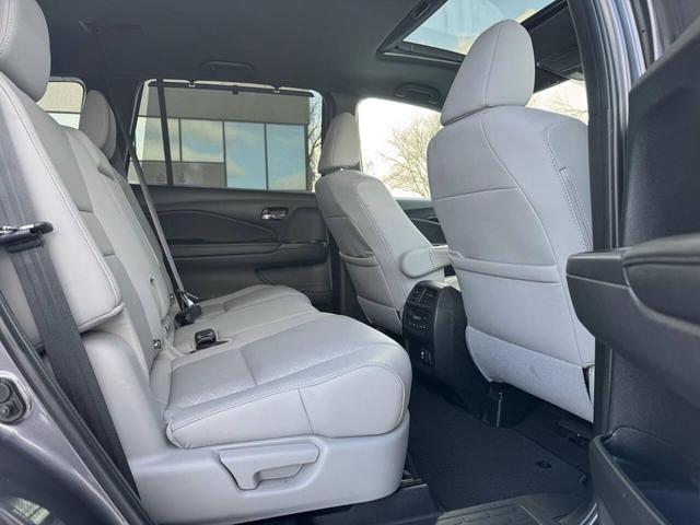 Photo of 2021 Gray Honda Passport
