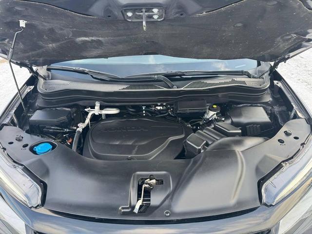 Photo of 2021 Gray Honda Passport