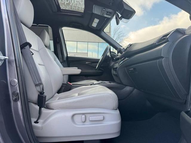 Photo of 2021 Gray Honda Passport