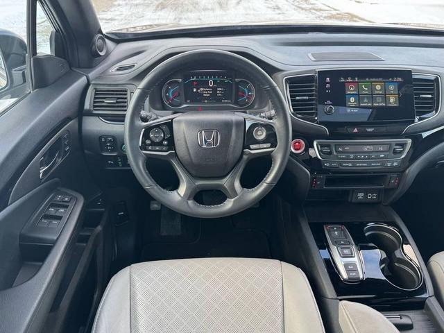 Photo of 2021 Gray Honda Passport