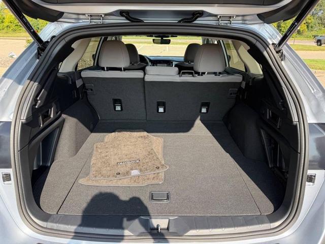 Photo of 2024 Ice Silver Metallic Subaru Outback