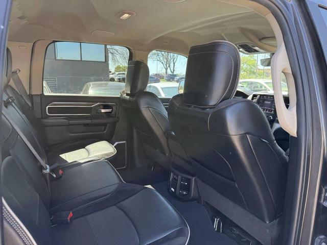 Photo of 2019 Granite Crystal Metallic Clearcoat RAM 2500