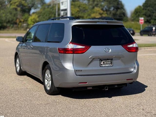 Photo of 2017 Silver Sky Metallic Toyota Sienna