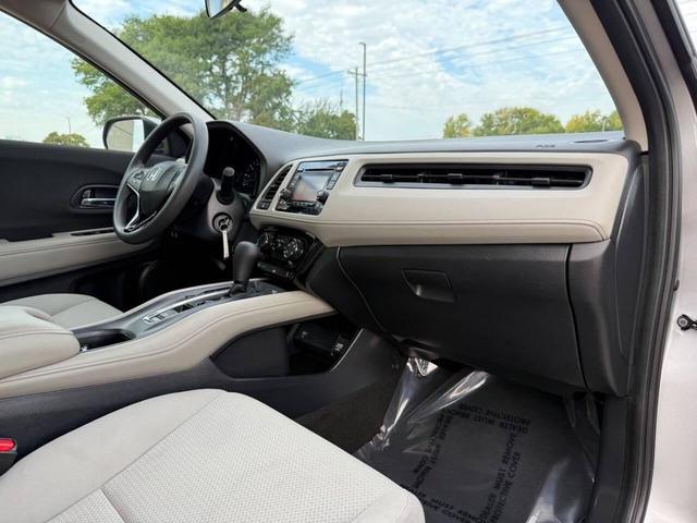 Photo of 2022 Lunar Silver Metallic Honda HR-V