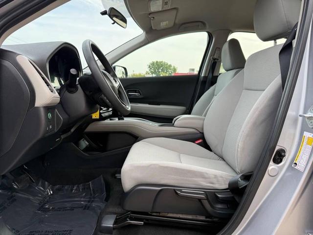 Photo of 2022 Lunar Silver Metallic Honda HR-V