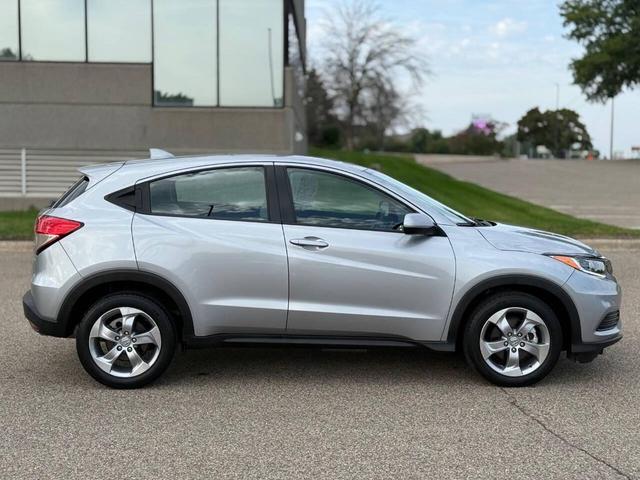 Photo of 2022 Lunar Silver Metallic Honda HR-V