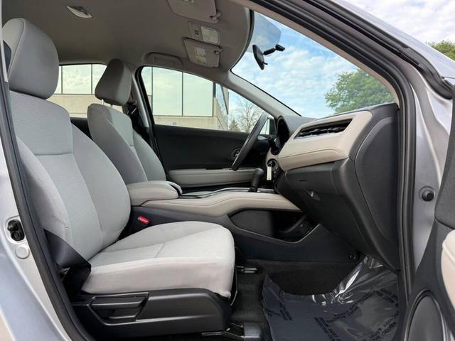 Photo of 2022 Lunar Silver Metallic Honda HR-V
