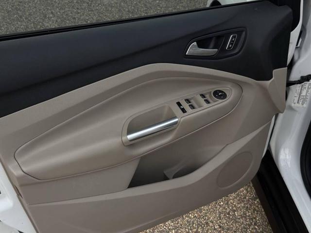 Photo of 2014 White Ford C-Max Hybrid