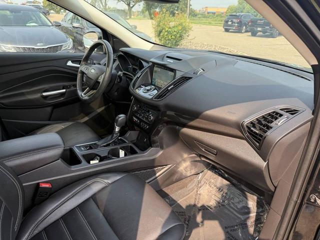 Photo of 2017 Shadow Black Ford Escape
