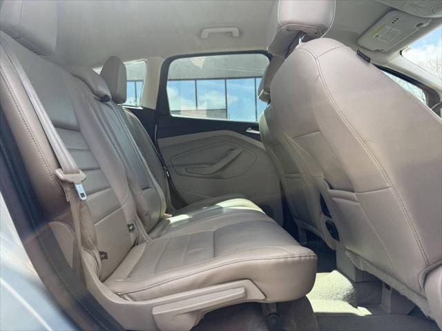 Photo of 2014 Turquoise Ford C-Max Hybrid