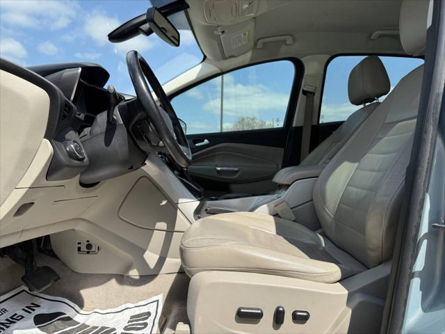 Photo of 2014 Turquoise Ford C-Max Hybrid