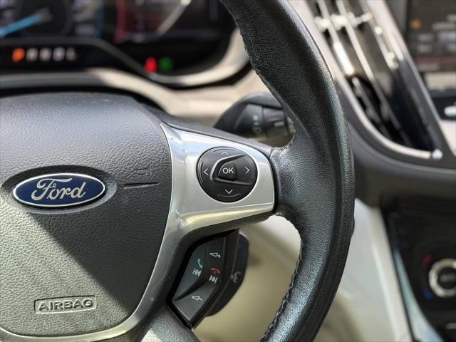 Photo of 2014 Turquoise Ford C-Max Hybrid