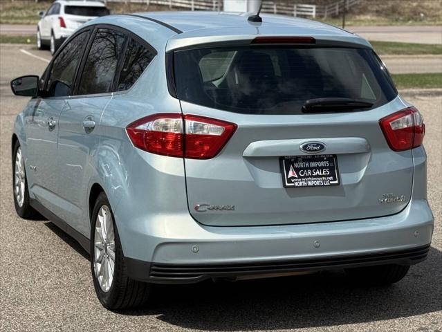 Photo of 2014 Turquoise Ford C-Max Hybrid