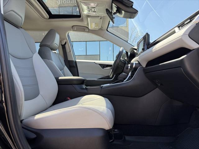 Photo of 2022 Midnight Black Metallic Toyota RAV4