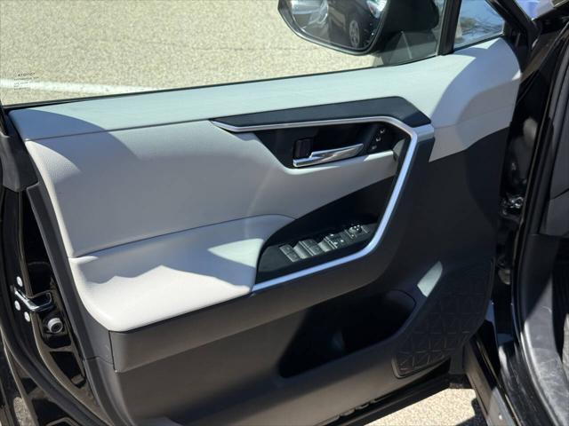 Photo of 2022 Midnight Black Metallic Toyota RAV4